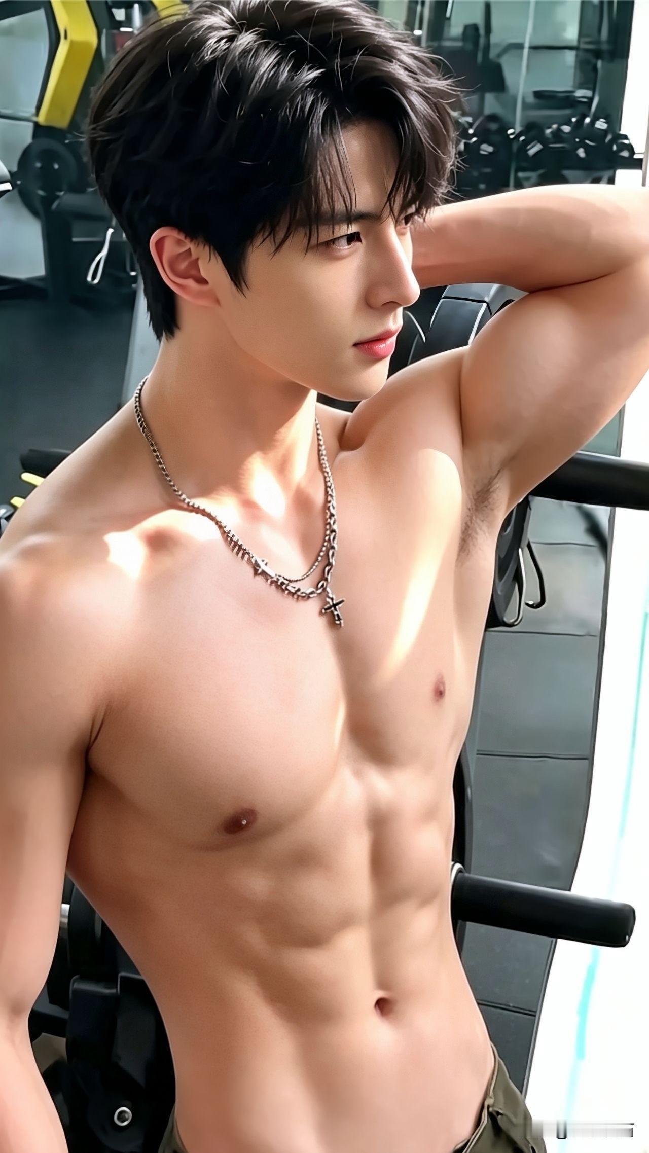 天气越热，越要出汗，没有腹肌就会汗颜有八块腹肌是一种怎样的体验