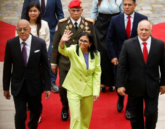 万万没想到啊！马杜罗竟然被自己的副总统出卖了。英国《卫报》在最新的报道中披露，早