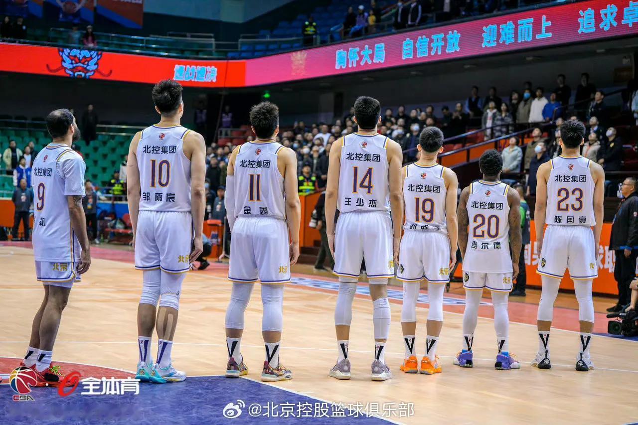 山东大胜北控！陶汉林一人抵挡北控内线群！
陶汉林本场比赛21分23篮板，投篮命中