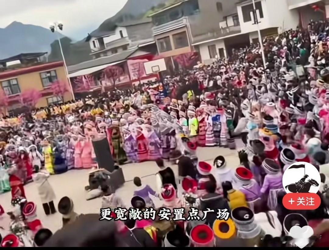 小小徐和女友真是有缘，网络相识走到一起，衷心祝愿他们百年好合，幸福美满！

云南