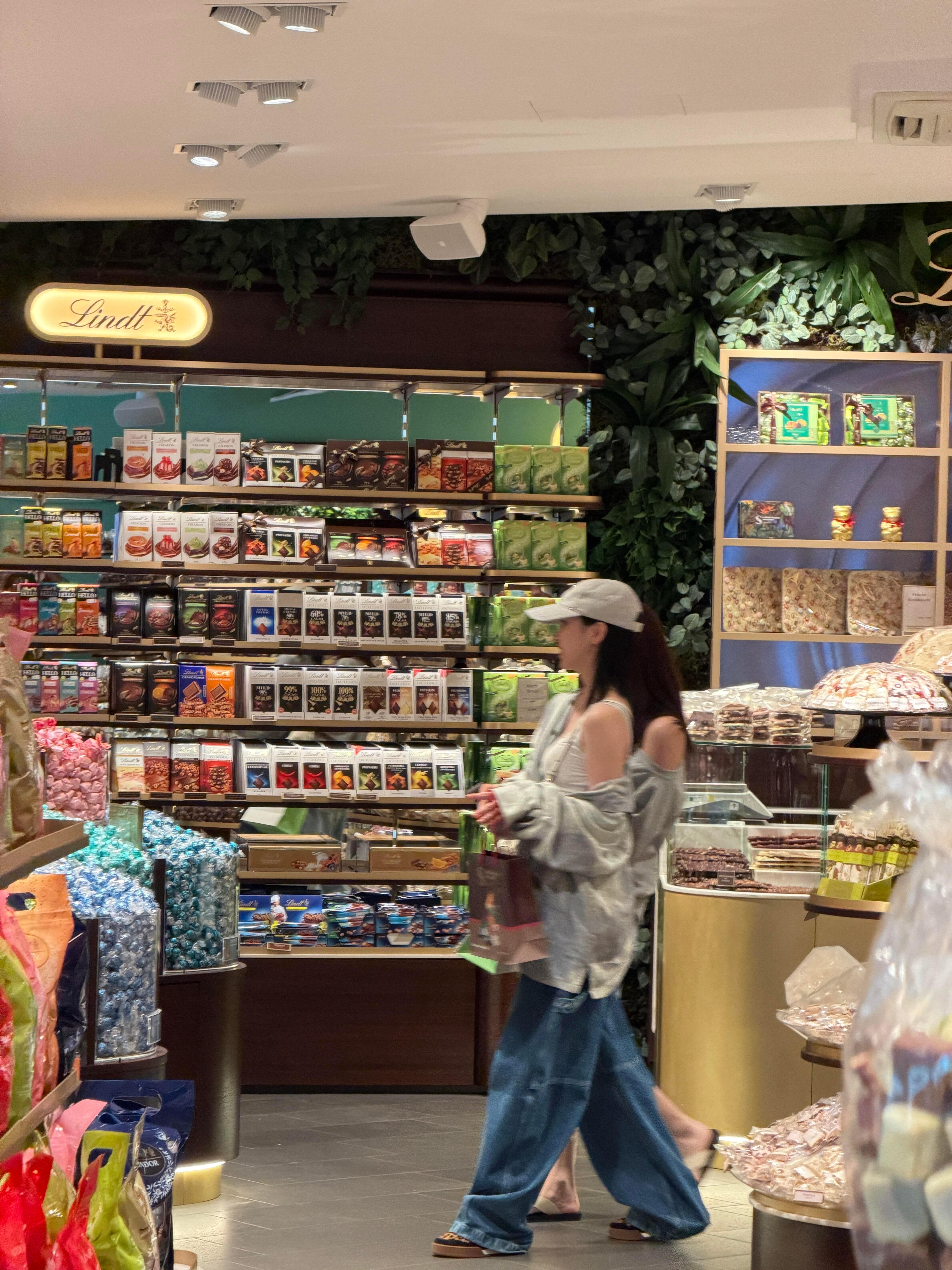 科隆偶遇照*更正:是咪和娜琏欧尼©表弟 