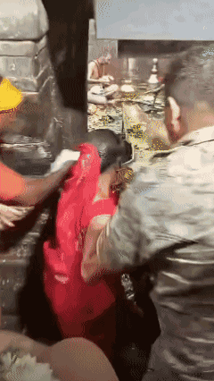 印度贾坎德邦巴巴拜迪亚纳特达姆寺庙是著名的湿婆神信徒圣地，由于前来朝拜的信徒众多