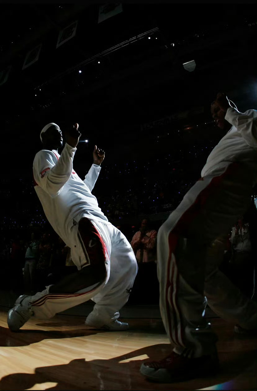 骑士詹姆斯克利夫兰骑士 即将迎来新的一年，让我们和所有的烦恼说拜拜！！！ 