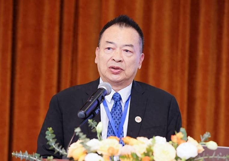 国民党中评委提案研议"和平统一"，被曾永权转交党内智库
一场党内例行会议，捅破了