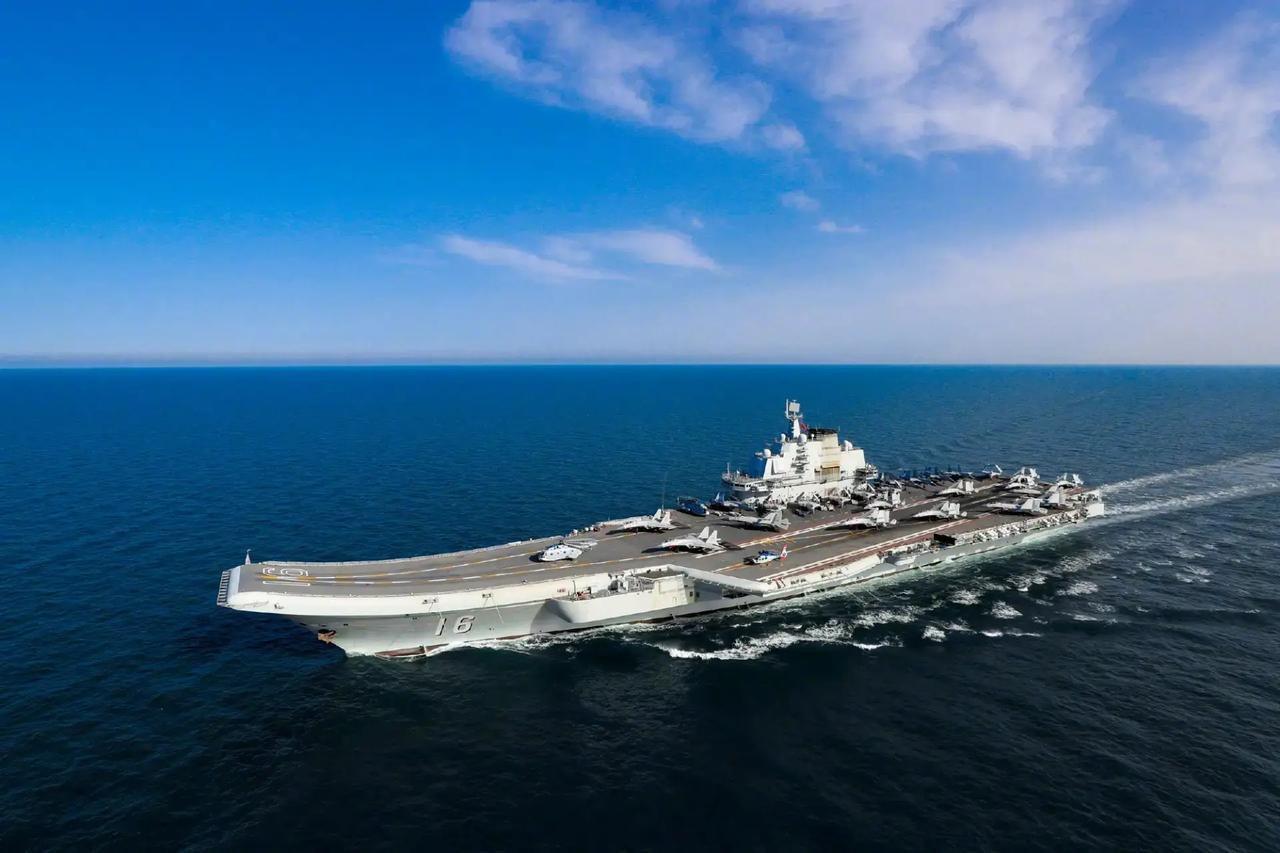 黄海长周期封海、辽宁舰远海训练前后脚展开：一南一北两条线同时拉满，解放军练的不是