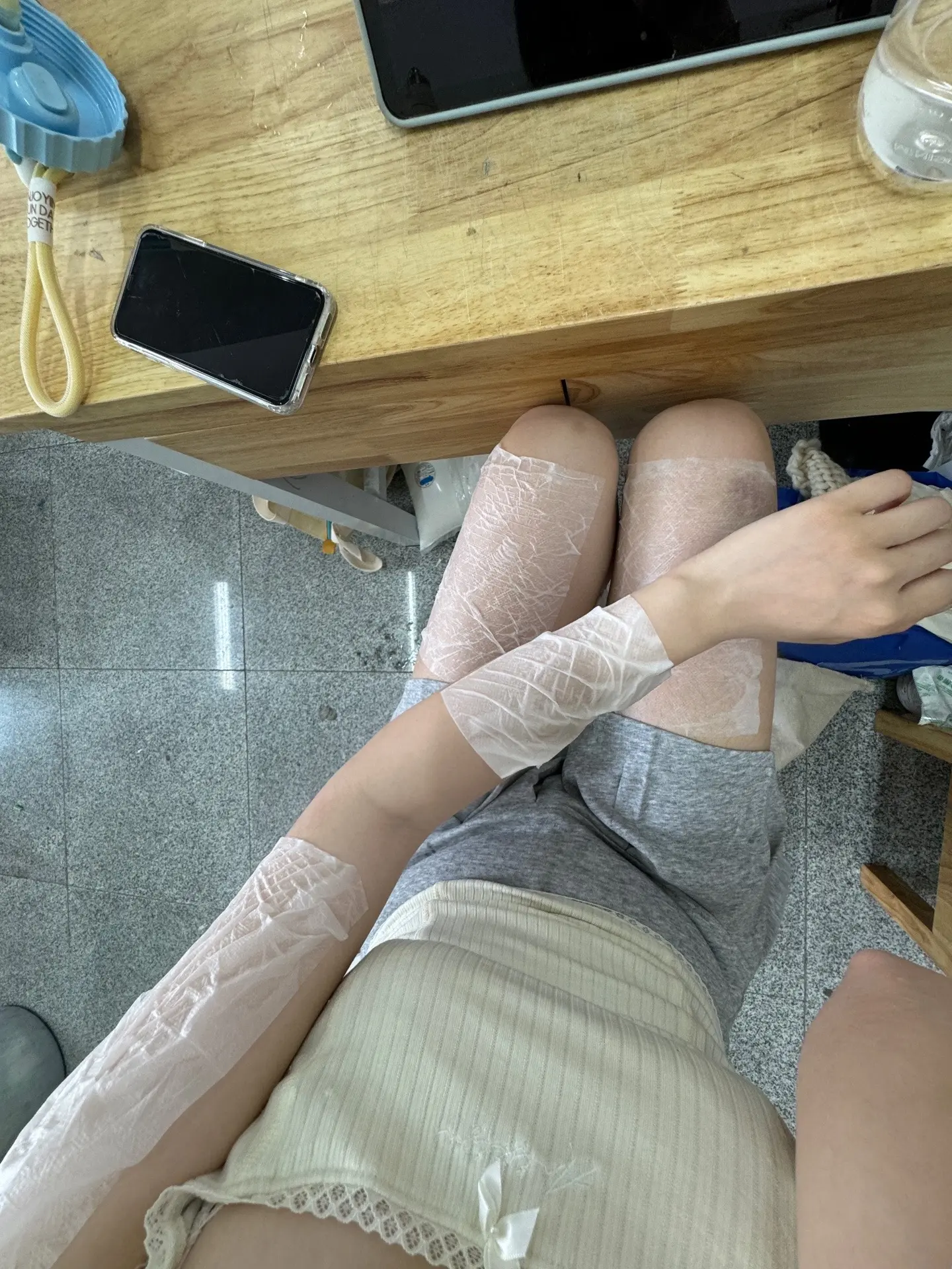 教室没空调 上课前先哄自己半小时。