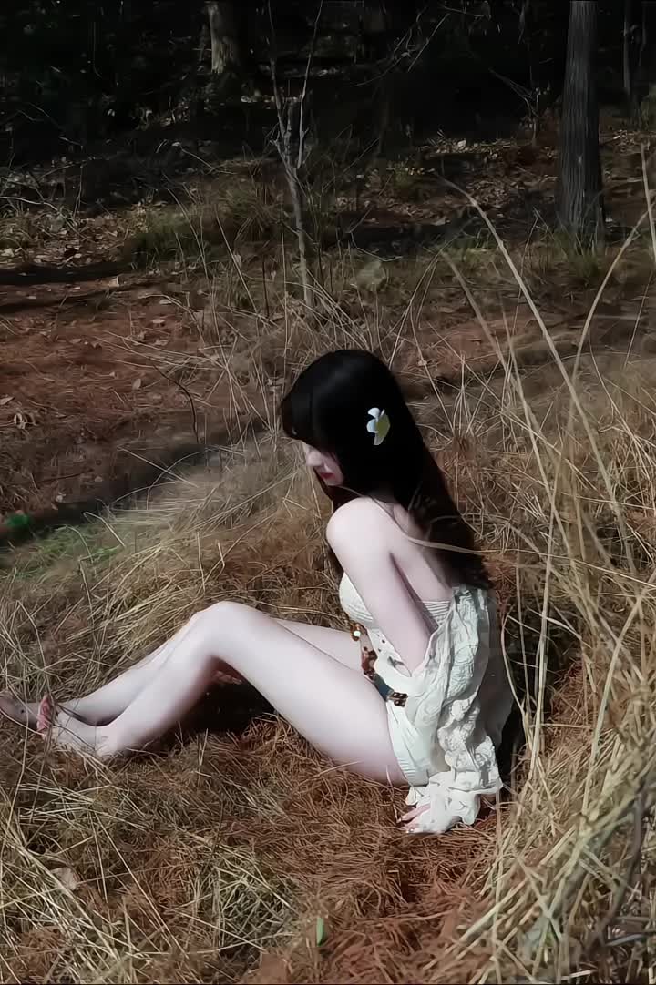 生活将我击倒在地 发现躺着是比站着舒服