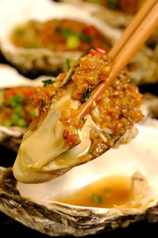 秋冬进补菜，来点山东乳山生蚝吧！
乳山生蚝啊😭不愧是“中国牡蛎之乡”，肥嫩饱满