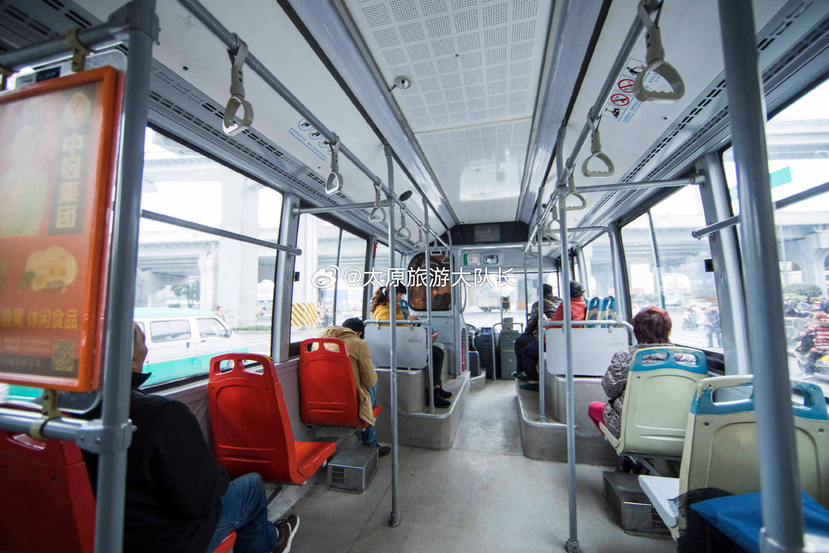 太原市两条公交线路临时调整  5月21日，太原公交公司消息，因道路封闭施工，两条