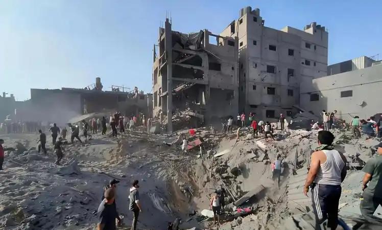 真是万万没想到，美国刚要给伊朗3000亿重建基金投资，沙特、阿联酋、卡塔尔、科威