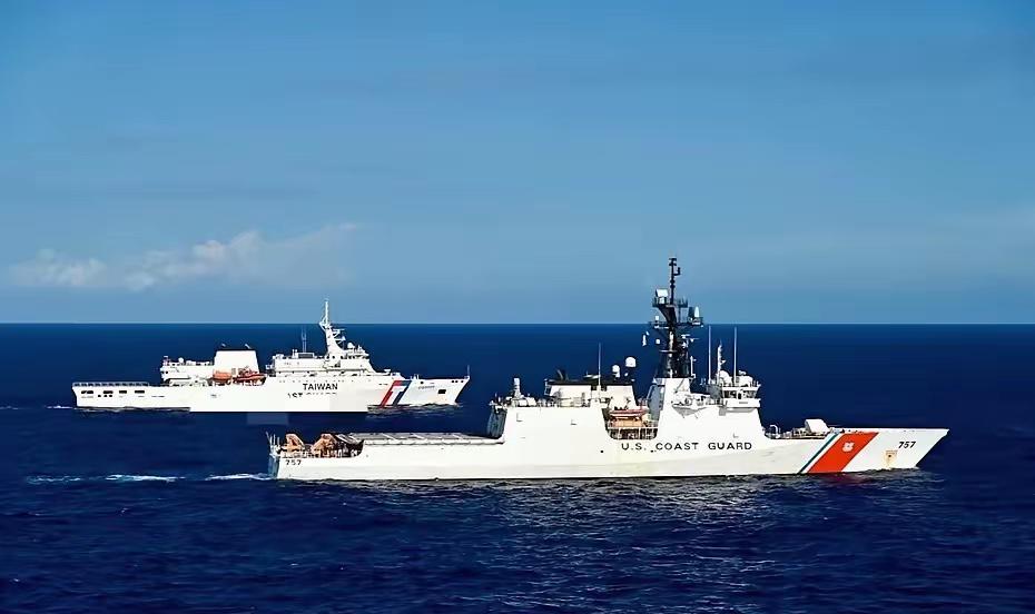 美国在台协会披露“台美海巡主力舰编队航行”

美国在台协会今天故意把画面晒出来。