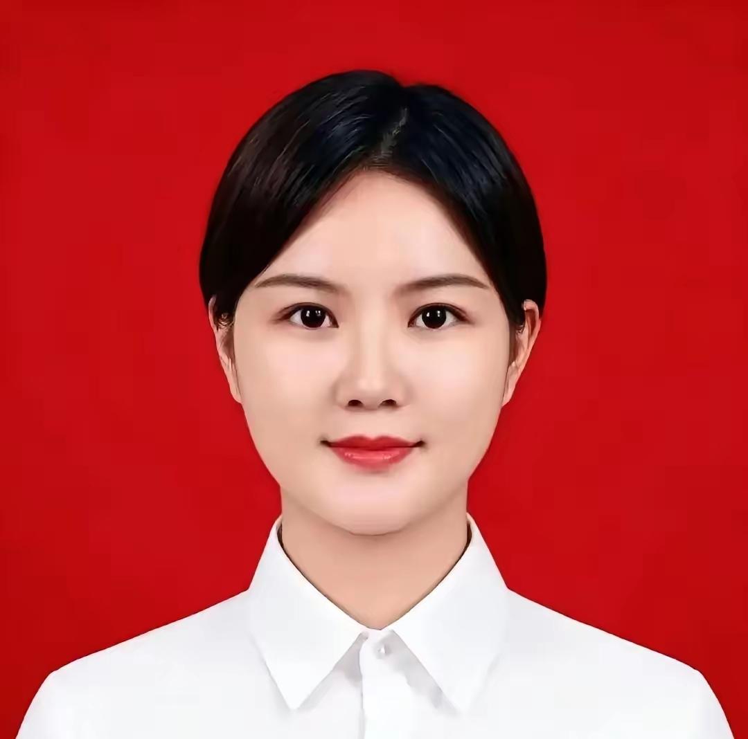 李春燕，汉族，中共党员，1990年出生，2007年入伍，2015年退役，现任广西