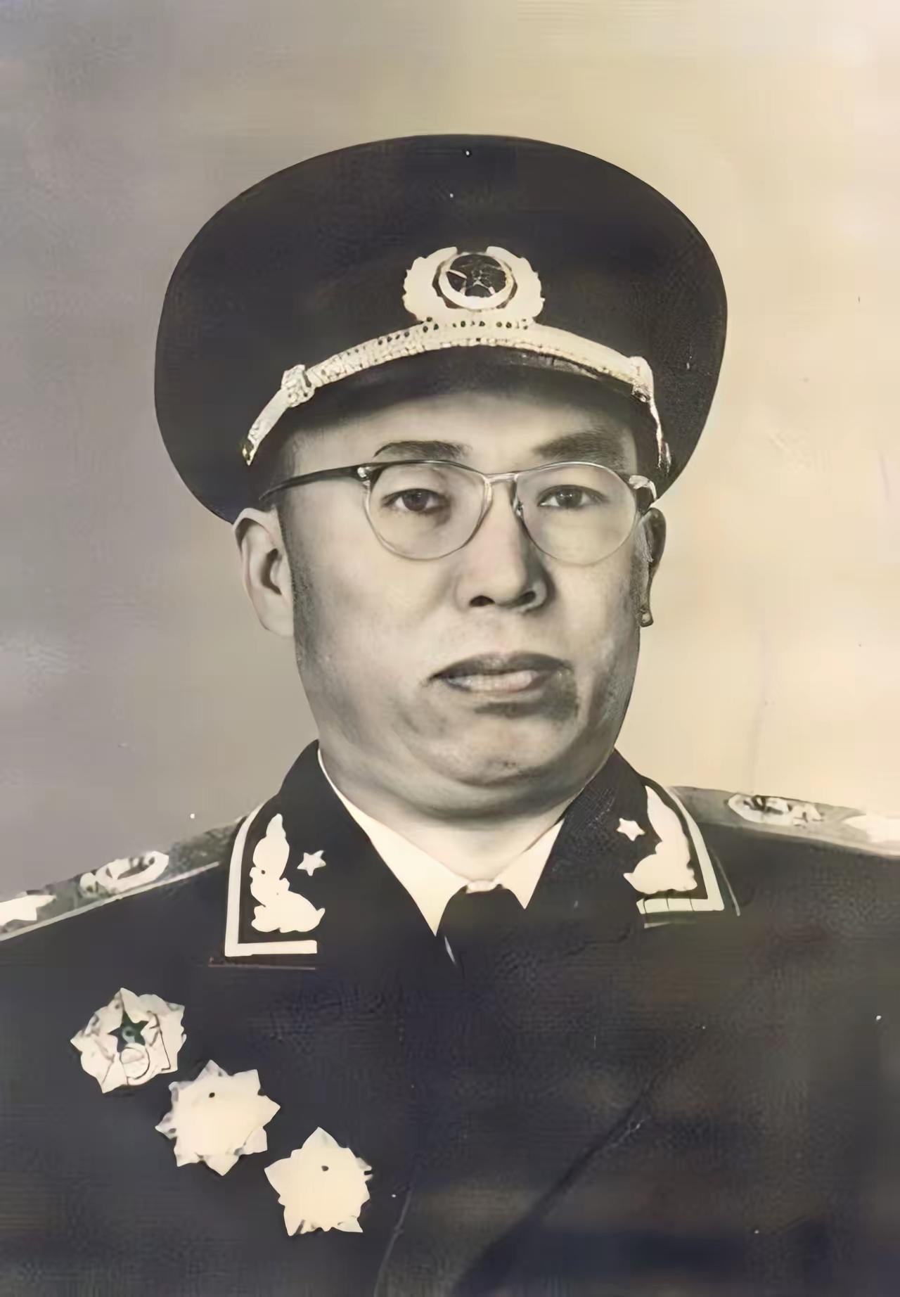 1947年罗荣桓因患肾病，到苏联治疗。组织上特批给他少量黄金应急用。到苏联后，苏