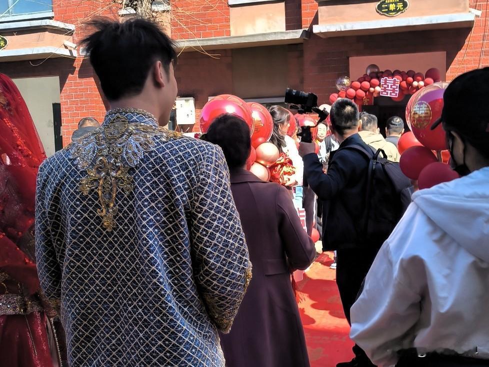 东北婚礼见闻录(八）

桦甸传统婚礼习俗:新娘过门拾趣

桦甸的传统婚礼藏着东北