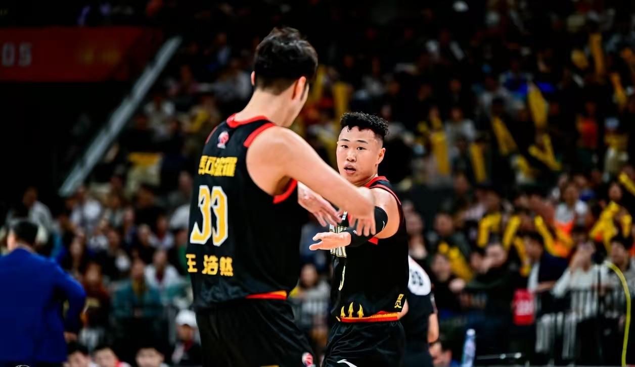 深圳第二阶段遭遇两连败，双子星国家队、全明星后状态低迷是主因
深圳队这个赛季可以