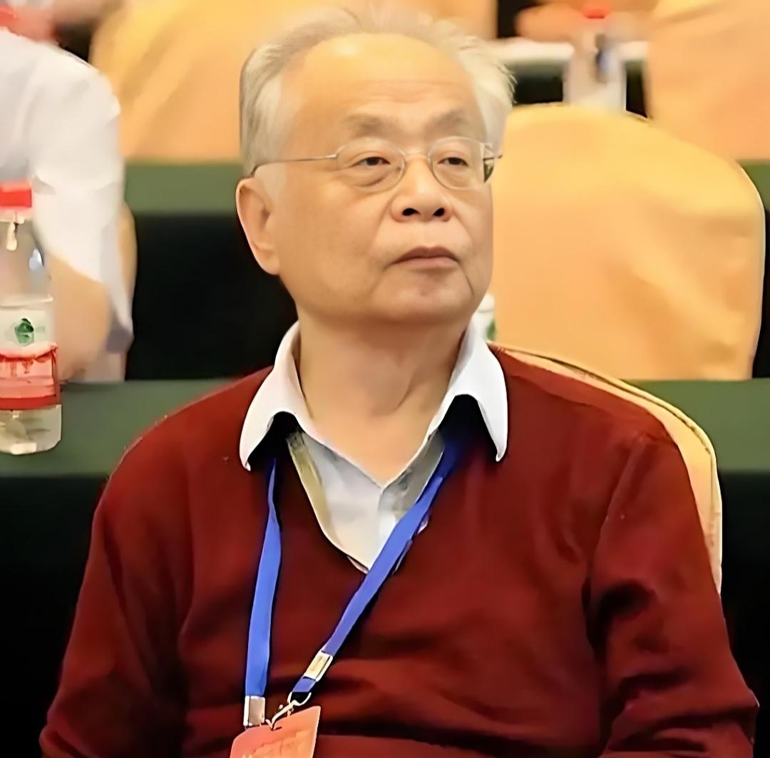 何祚庥老院士再谈巴拿马港口。2月3日早上，何老院士连发两文，表示坚定支持官方的对