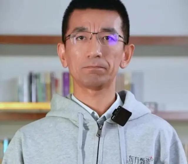 继被免职东方甄选CEO之后，孙东旭又辞任非执行董事，外界猜测他将离开东方甄选。对