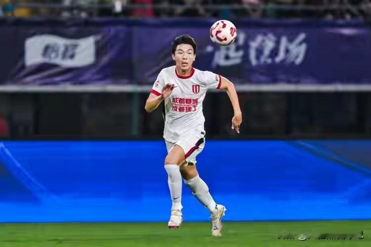 元敏诚加盟辽宁铁人。只差官宣！
真是一朝天子一朝臣啊，元敏诚最终还是离开了蓉城，