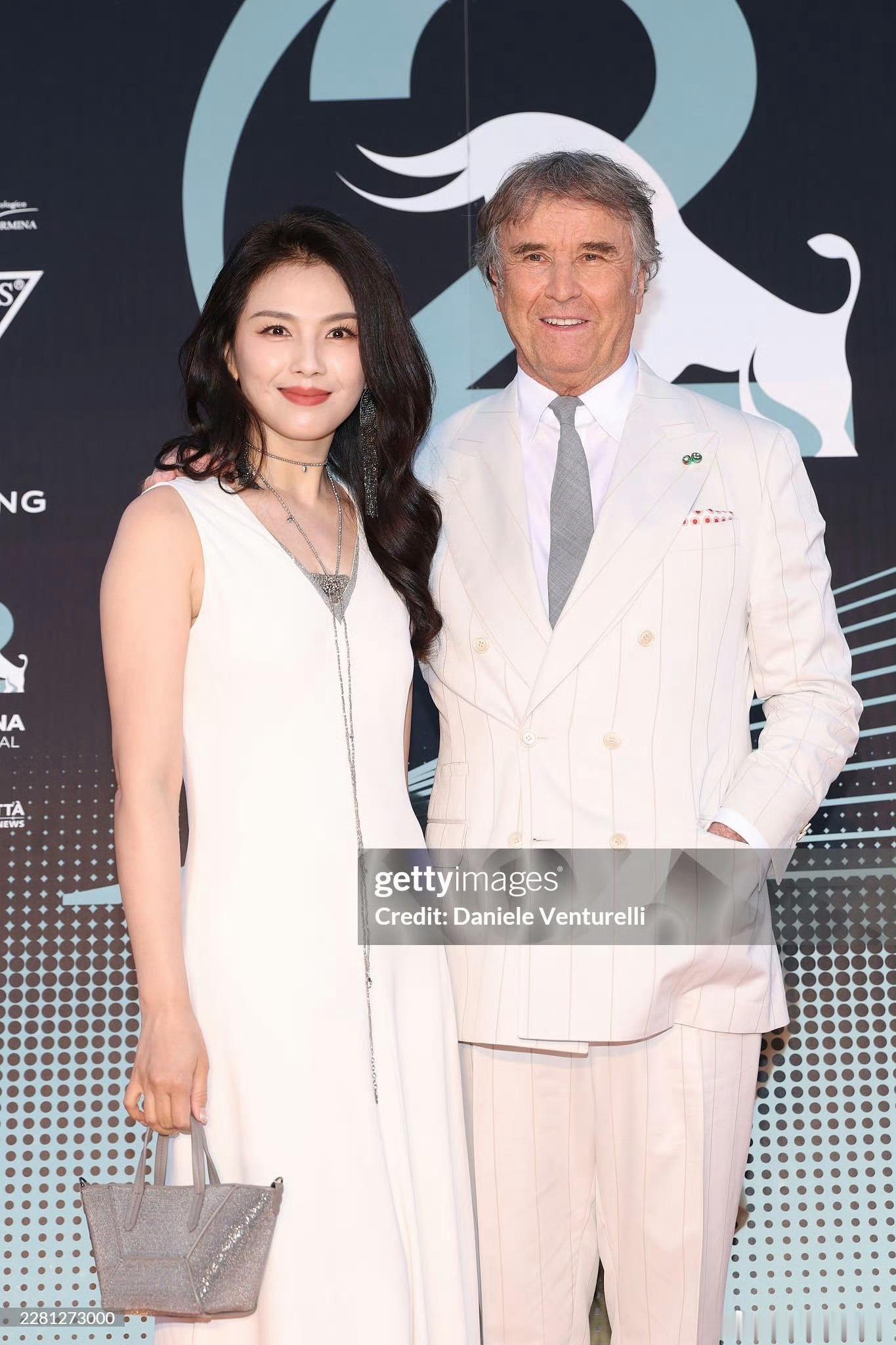 G社是刘涛站姐吧拍的像在国外长大的华裔