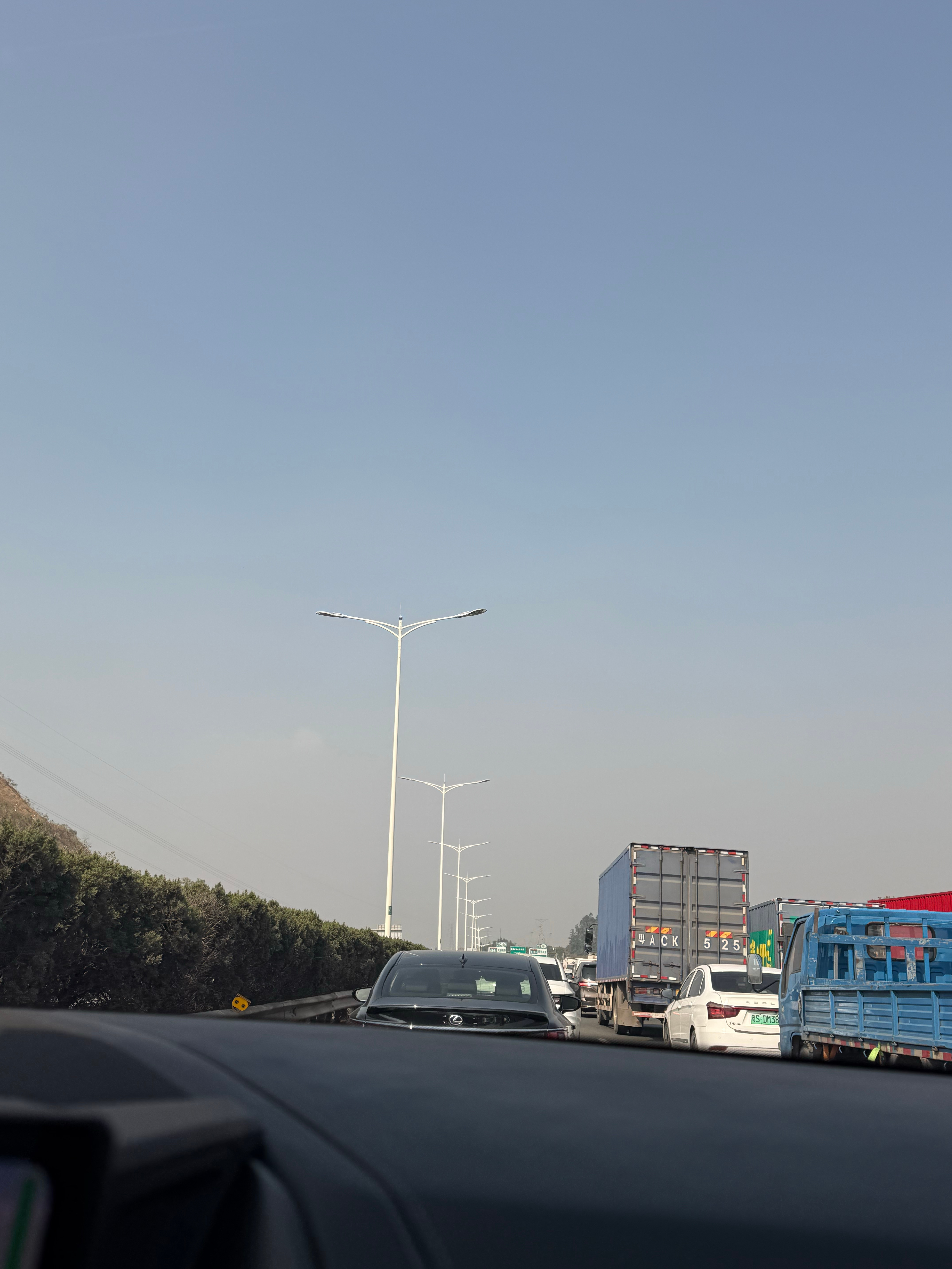 去工厂催货的路，都好堵 东莞