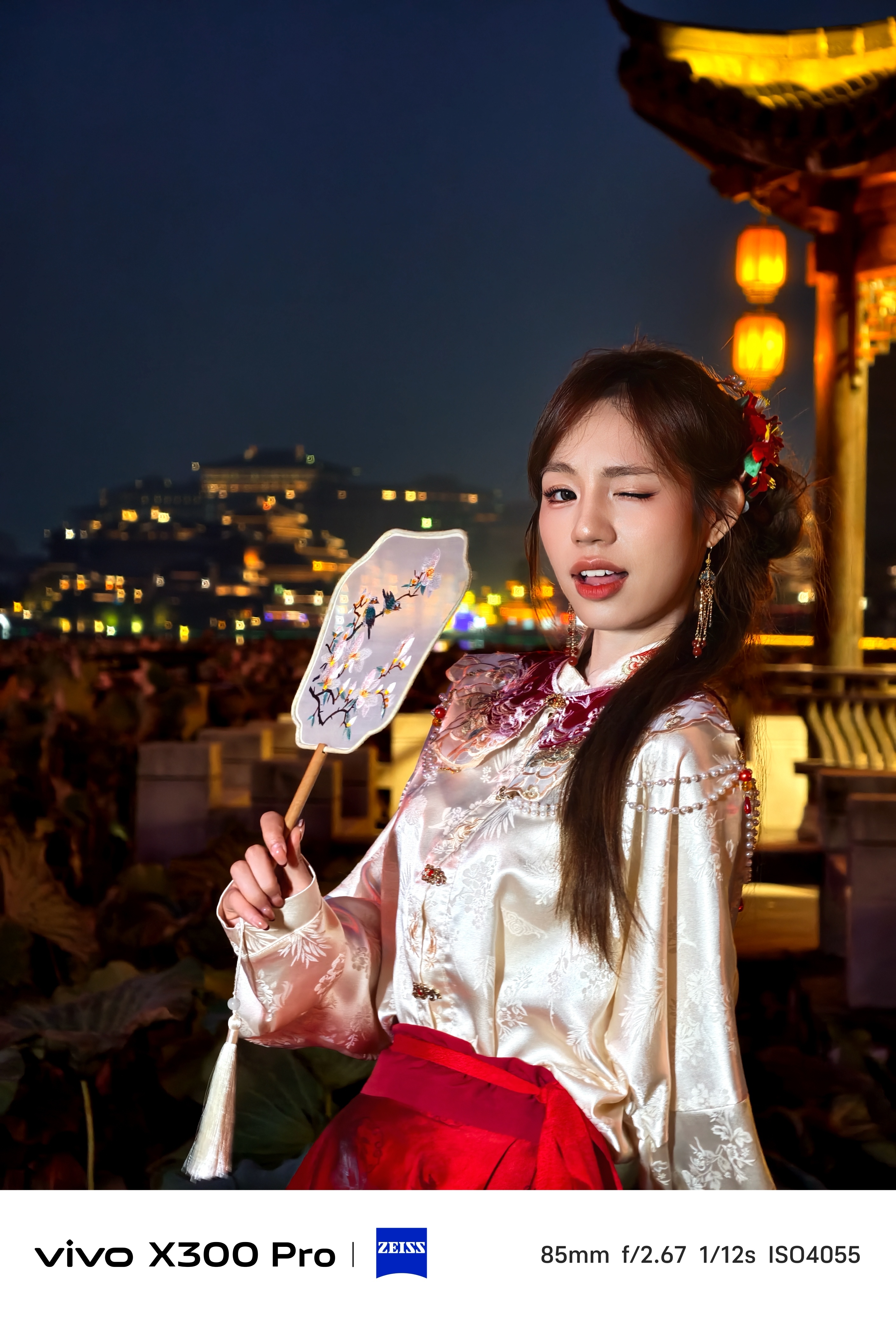 X300拍出了非遗里的民族美学 旅拍人像直接封神！ X300拍的人像根本就不用修