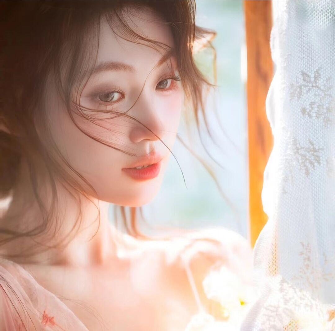 𝐖𝐞𝐂𝐡𝐚𝐭｜女生头像｜氛围感女头丨优质女头丨审美积累｜古早｜可爱 