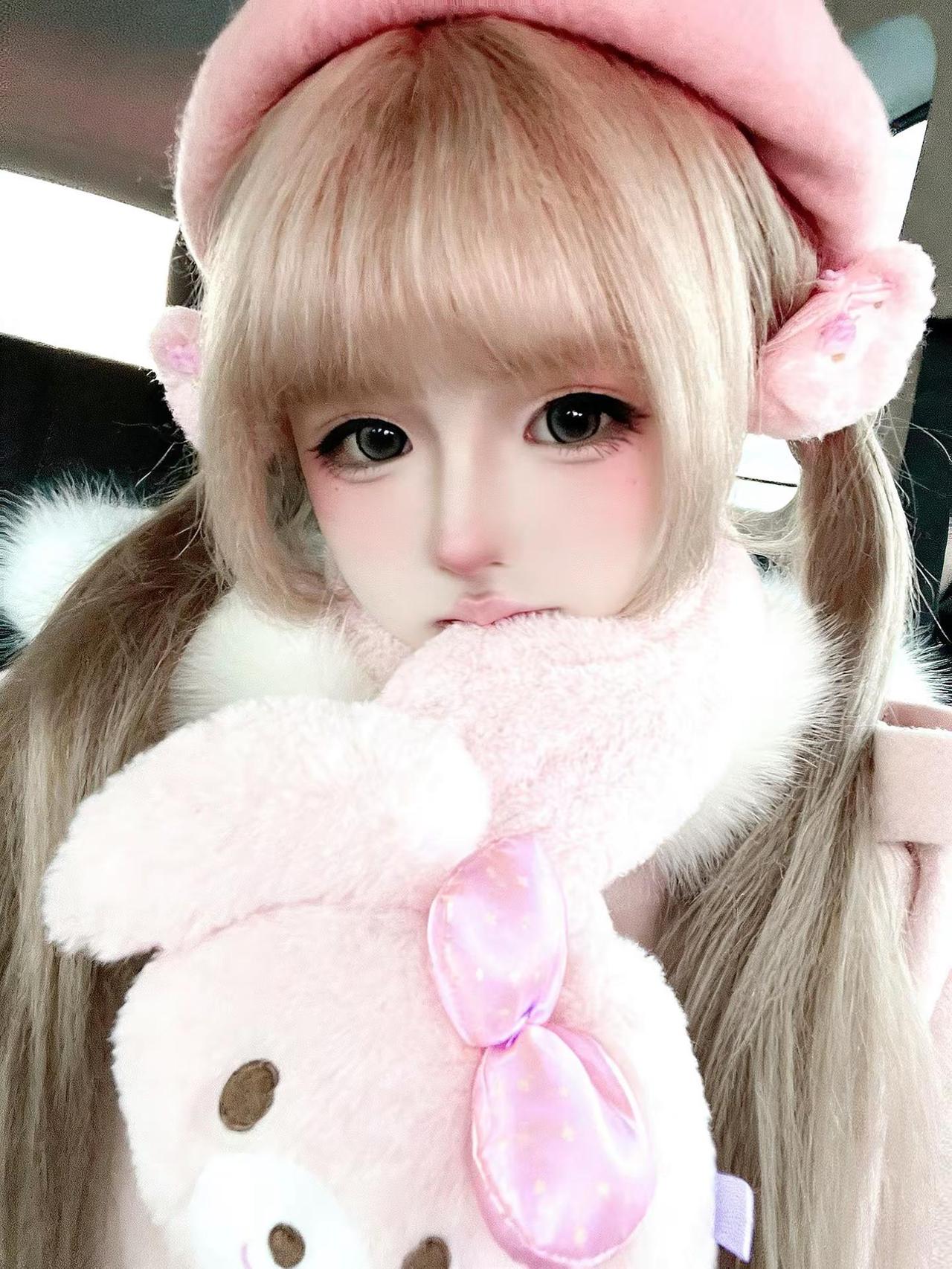 唉 卖萌被人打了 刚好把我的八字刘海打成齐刘海 萌萌哒