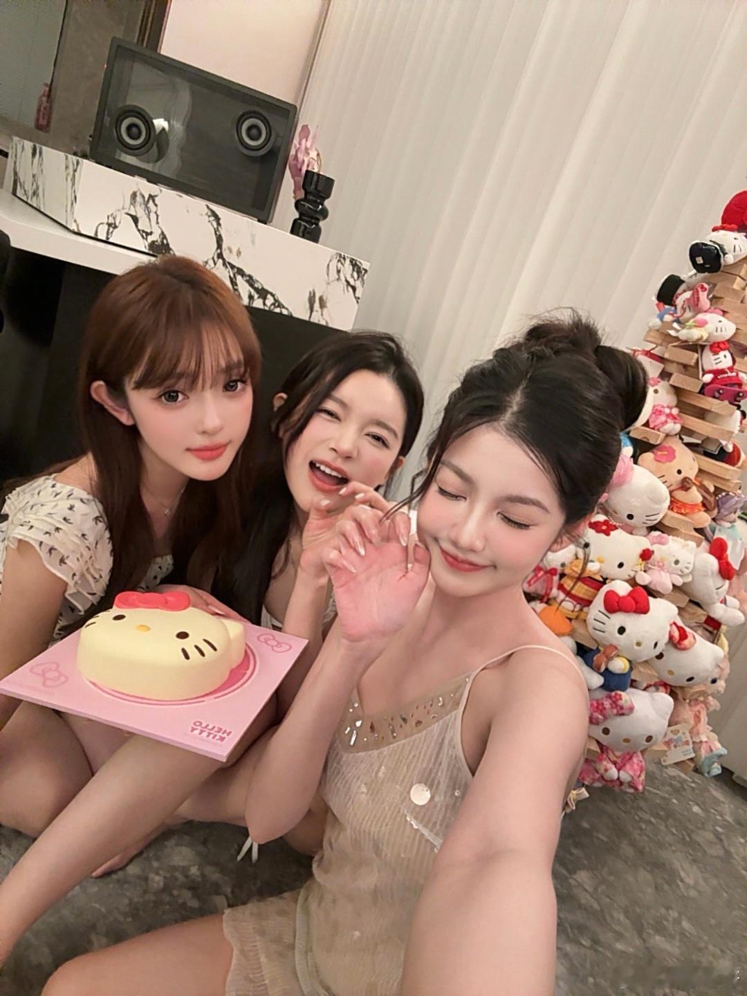 “我一直觉得你这样既保留孩子的纯真又有成年人的思想的人是值得幸福的” ​​​