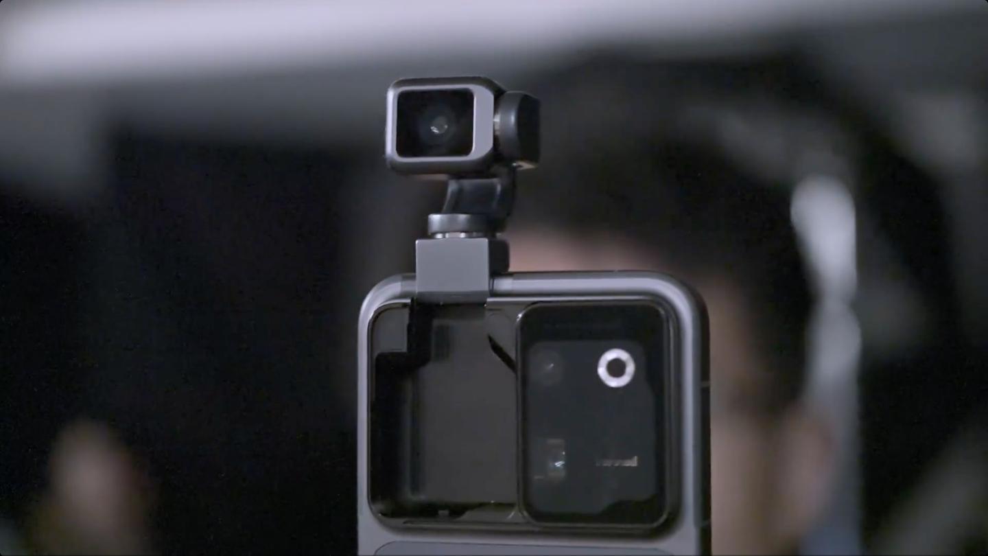 荣耀机器人手机 Robot Phone 很快就要来了，三轴云台相机配备 2 亿像