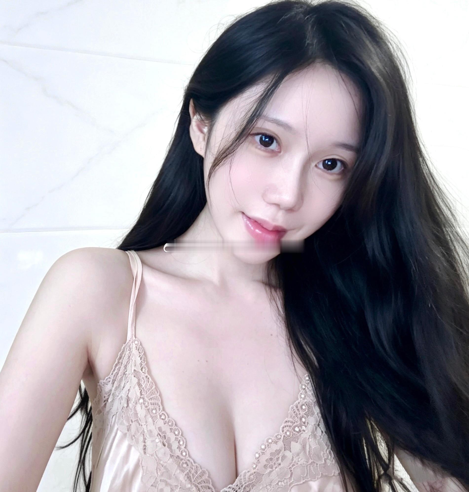 素颜出现一下下～ 