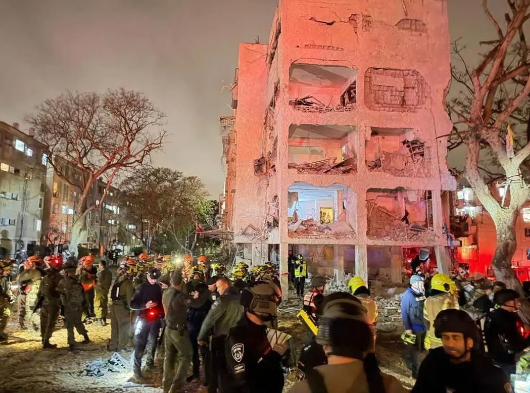 伊朗终于等到机会了！

二十多天的打击还是让革命卫队等到了一个史无前例的突破点，