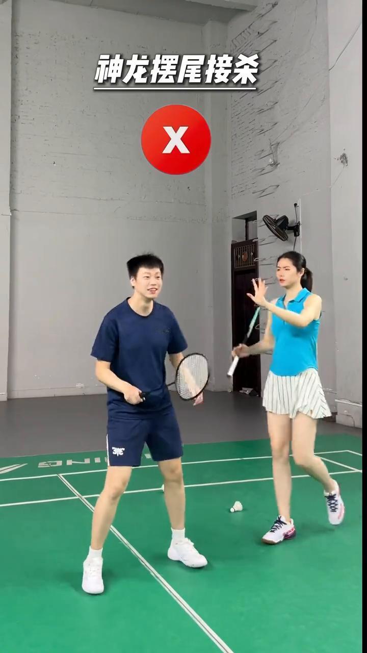 神龙摆尾接杀。
·1、少转髋。
·2、减小挥拍幅度。
·3、眼睛盯球，最后一刻击