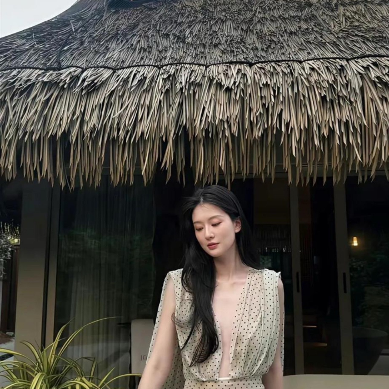 乔欣婚后首晒度假照!从关雎尔到豪门阔太,气质蜕变太惊艳 