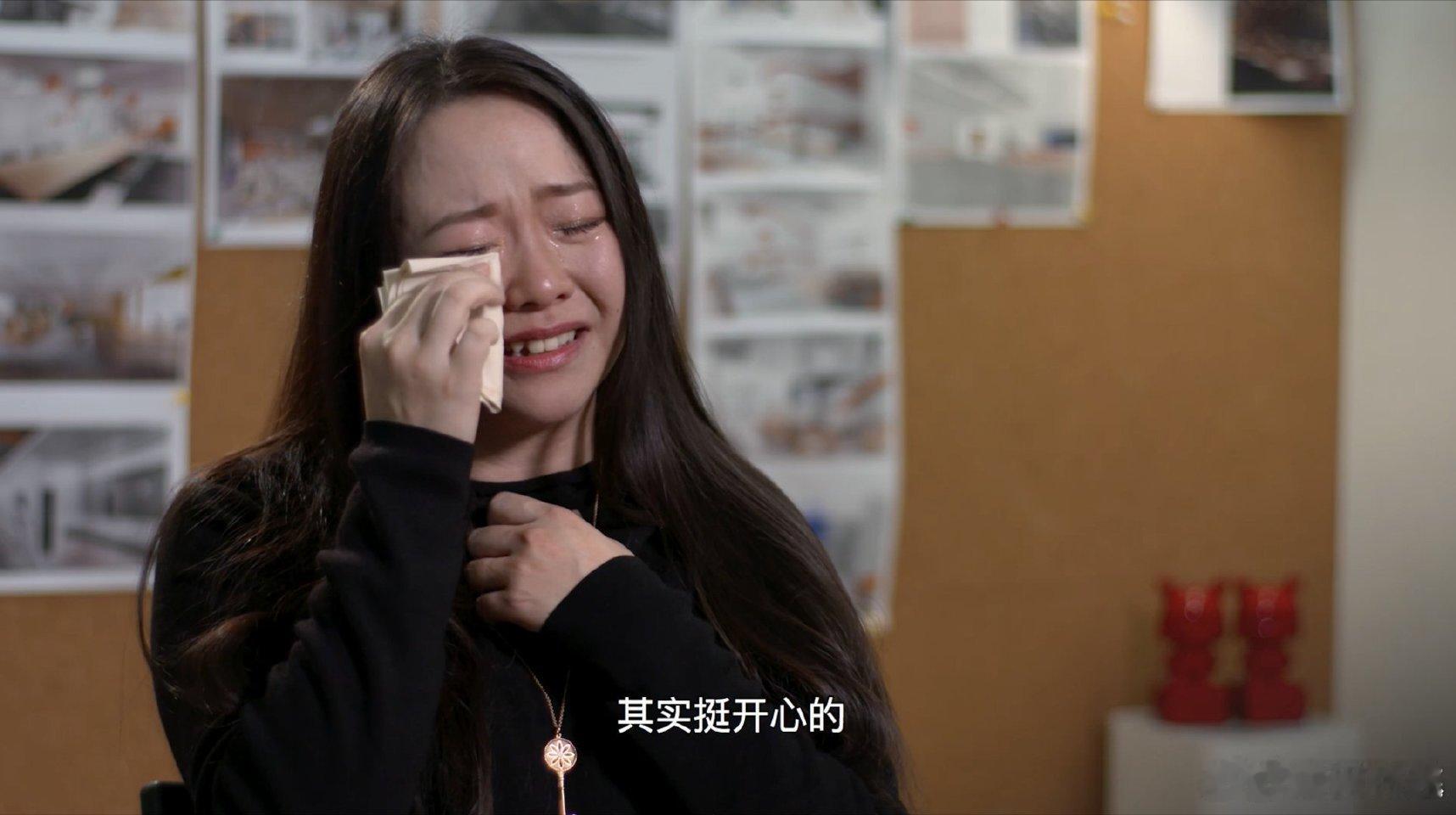 哈哈哈哈，相信大家对于小米第46号员工许斐印象挺深刻，当时一句“其实挺开心的”让