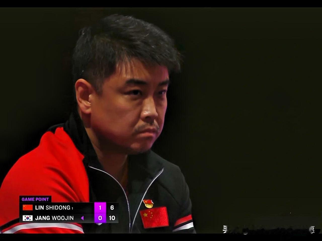 王皓教练太难了！

肉眼可见的憔悴，

明明是一个帅帅的美男子，

如今却成了饱