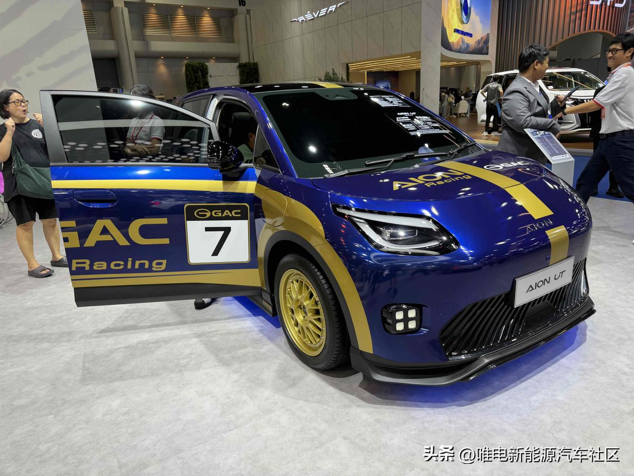 广汽展台[奸笑]有AION UT、第二代AION V霸王龙、AION Y、昊铂H