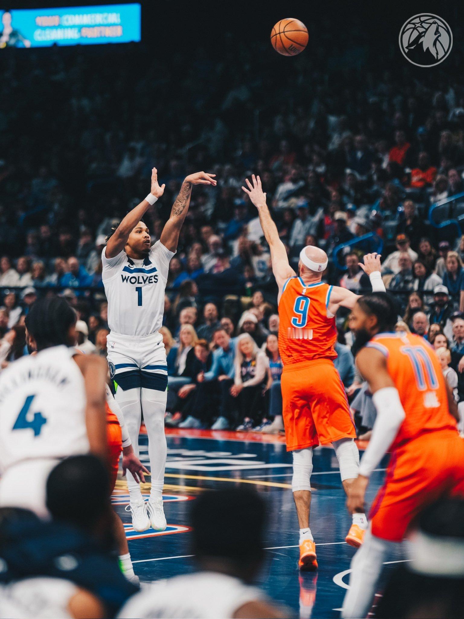 不管今天谁目前在香浓身上，先多待一会啊！！也给芬奇看看，要给年轻人机会啊 