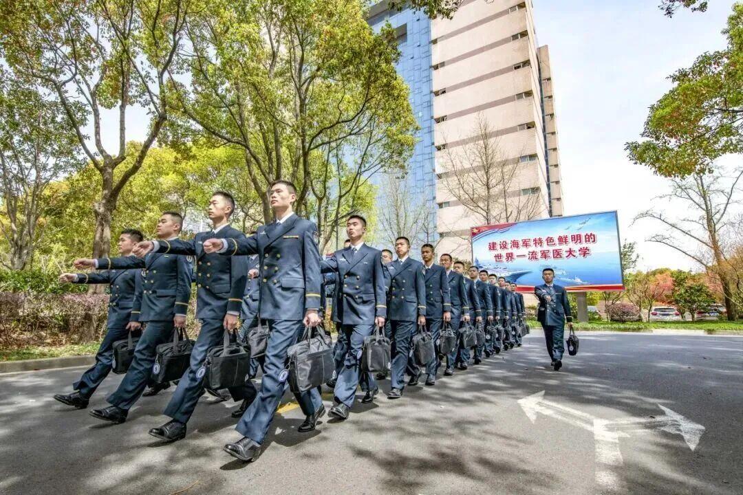 军校提前批，体检没过，会影响一批录取么?
录取批次独立，互不影响。军校属于本科提