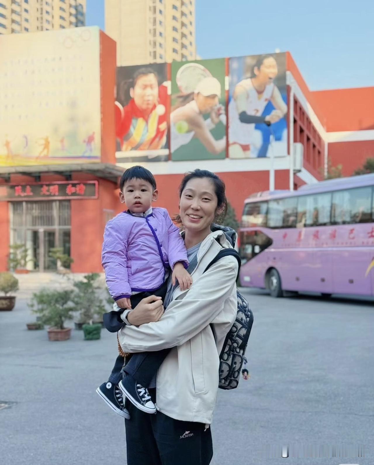 2025女排世俱杯小组赛 - 科內利亚诺赛程(北京时间)
12月10日(三) 0