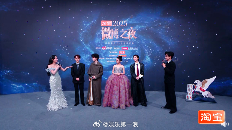 黄誉博邀请齐思钧当演唱会嘉宾 黄誉博红毯邀请齐思钧当演唱会嘉宾！ 