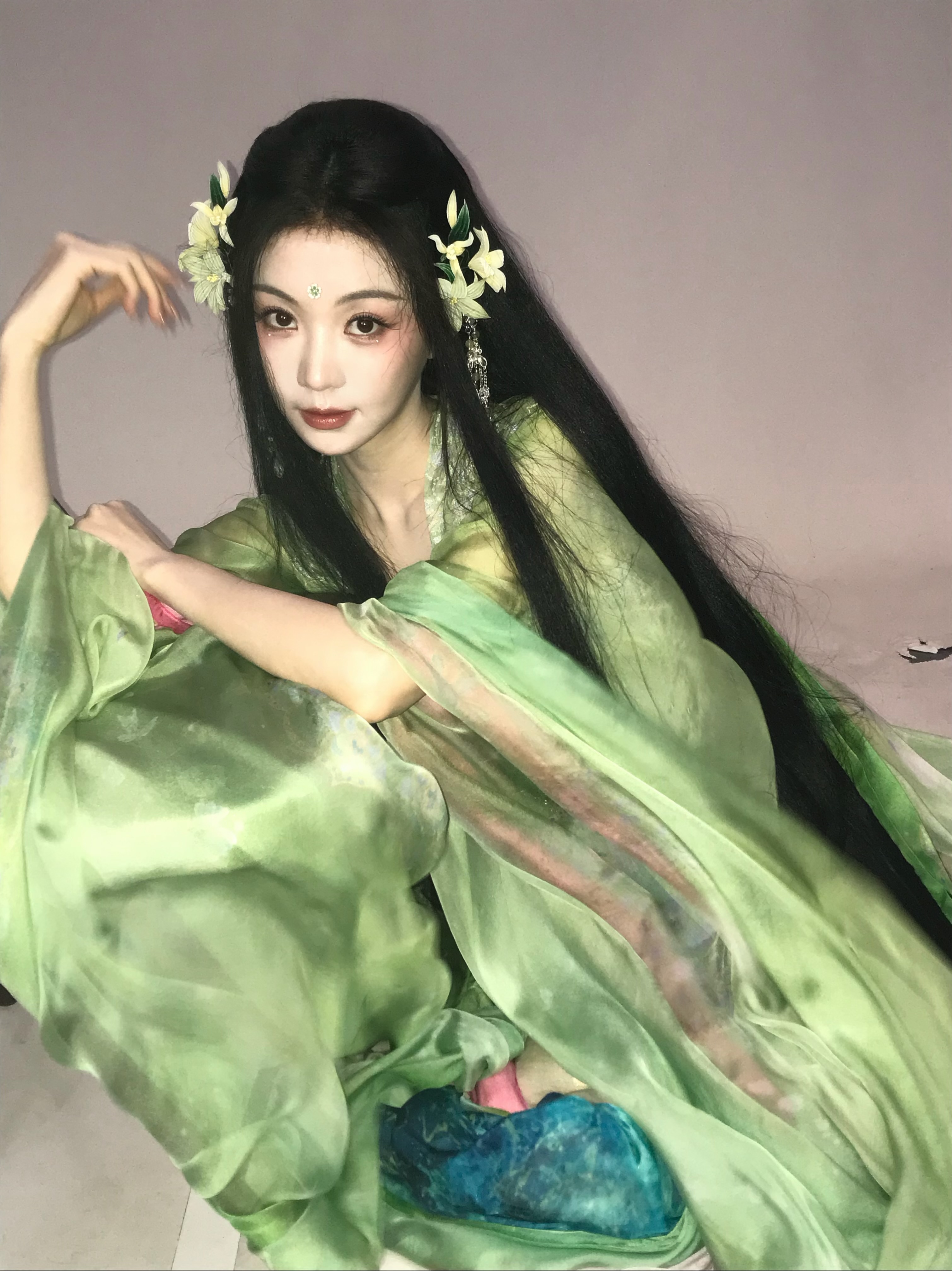 胡意旋×攻玉妆造