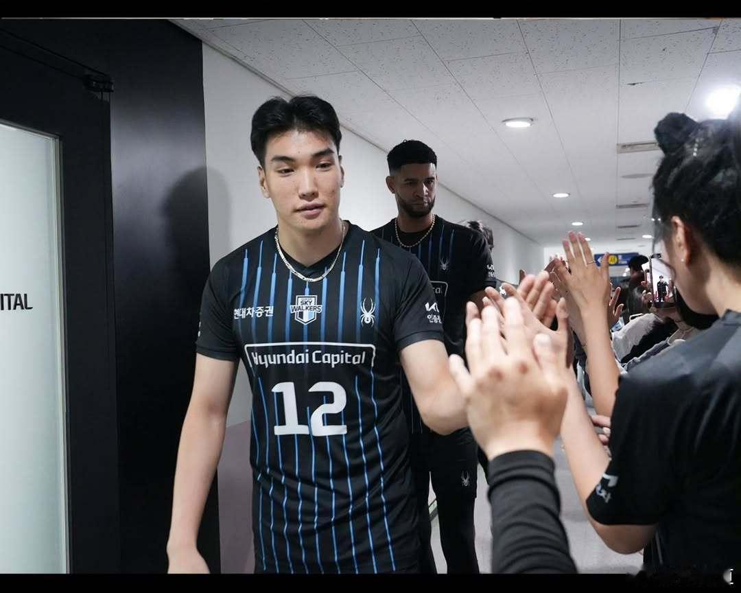 国际排坛动态韩国排球现代资本3-2（25-23/22-25/20-25/25-1