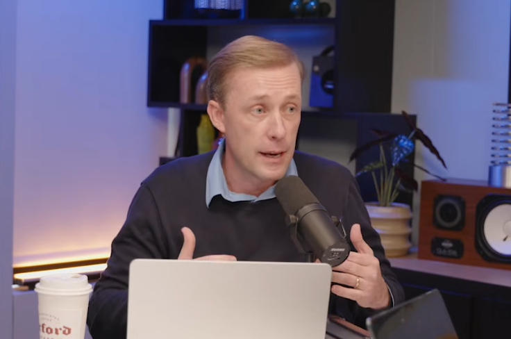 近日在美国网络媒体VOX的播客节目中，前美国总统国家安全事务助理沙利文谈及中美关