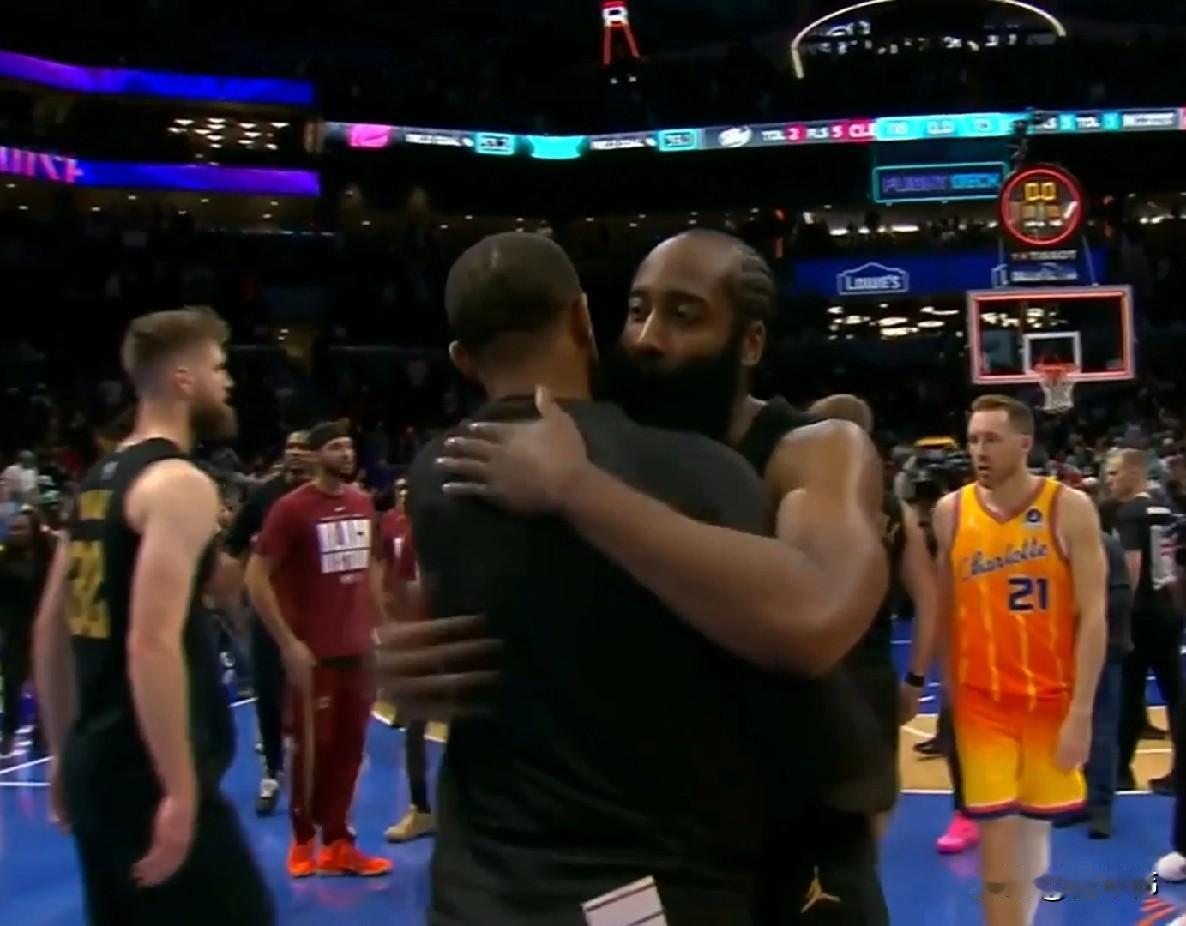 尊重！黄蜂主帅查尔斯李谈哈登：

“哈登确实让这支骑士队变得更强。”

“我们今