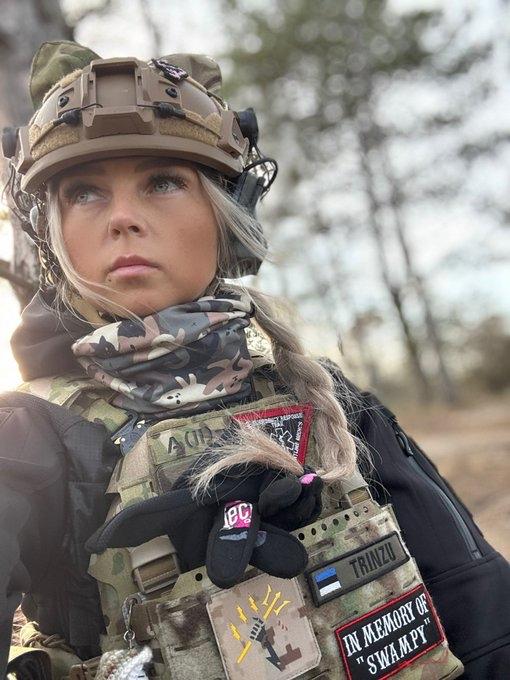 一位乌克兰女兵说，这场战争展现了人性中最美好和最丑陋的一面，揭示了人性中最善良和