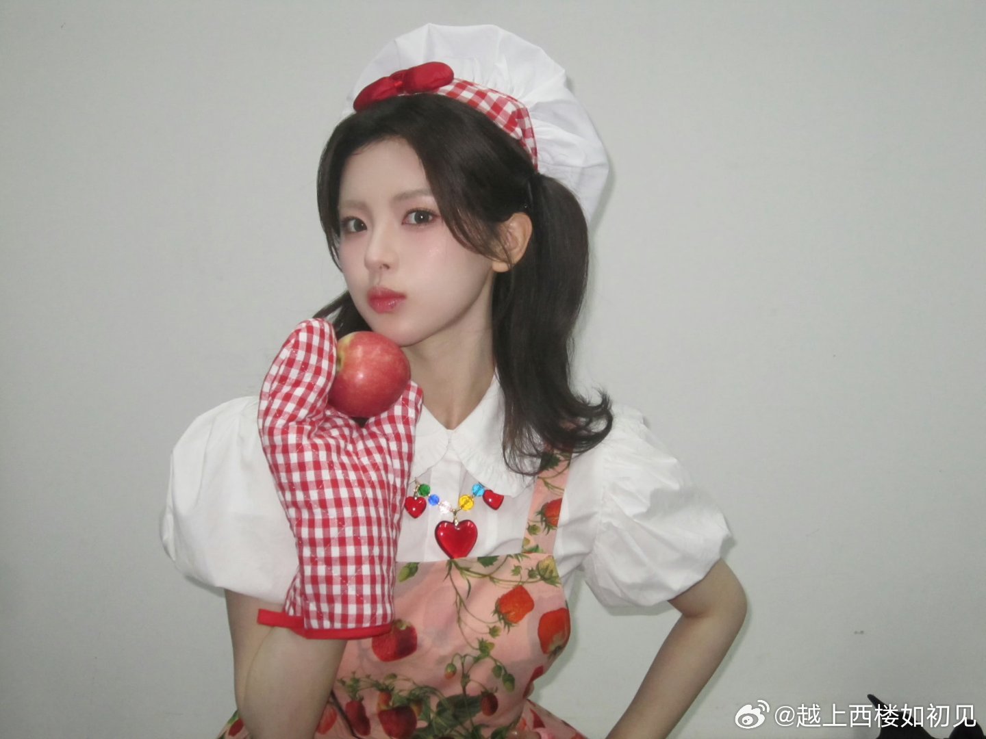 杨超越[超话]彭冠英杨超越首个同框路透 [爱你]杨超越阿珍 [爱你]杨超越喜剧之
