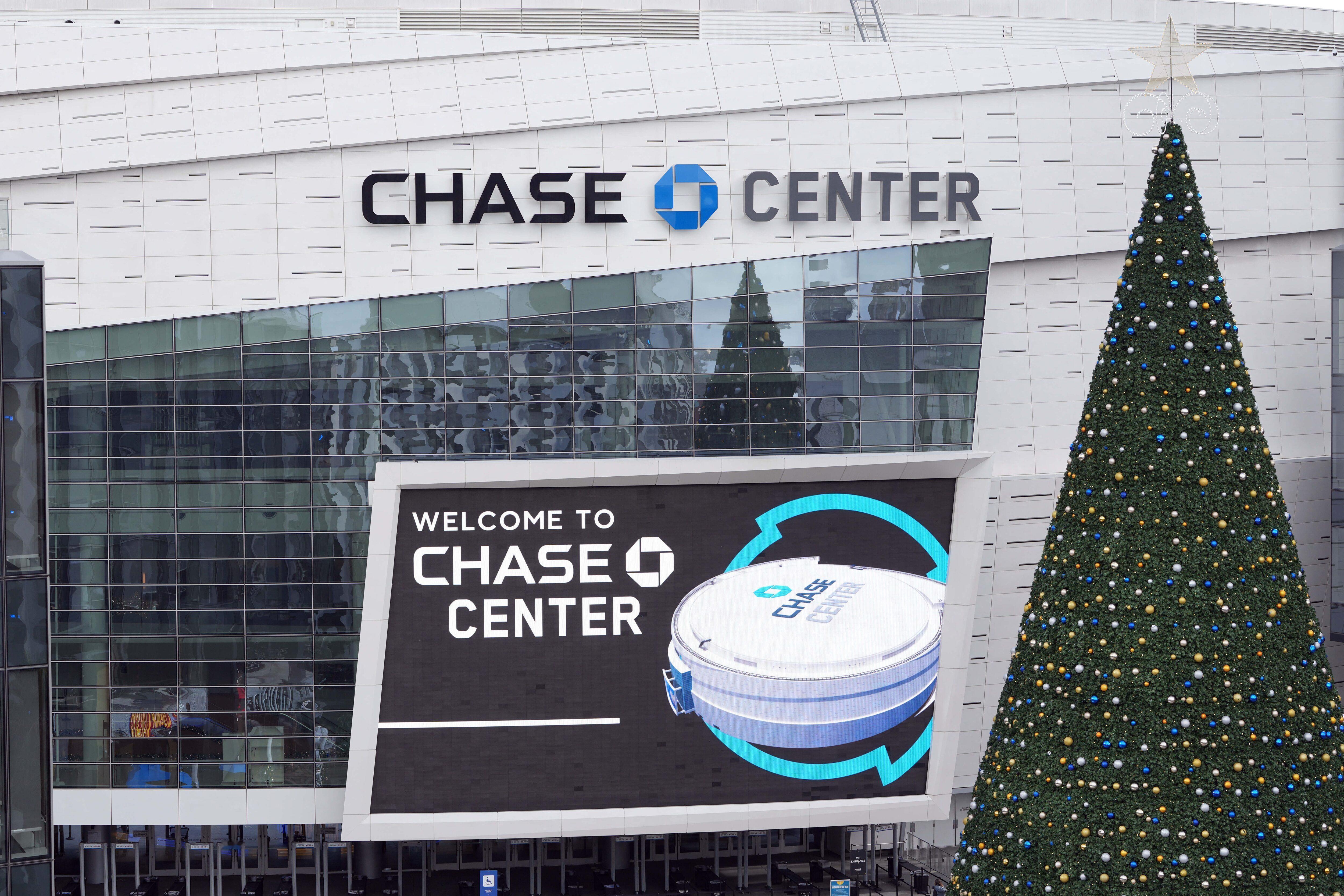 今天大通中心的圣诞节元素🎄nba圣诞大战篮球年末狂欢季