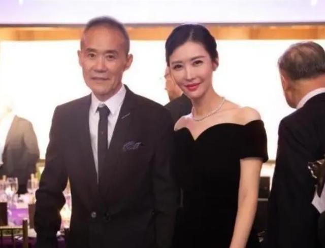 其他人绝对只是王朴珺的过客，但王石绝对会是王朴珺记一辈子的男人。
王朴珺的感情路