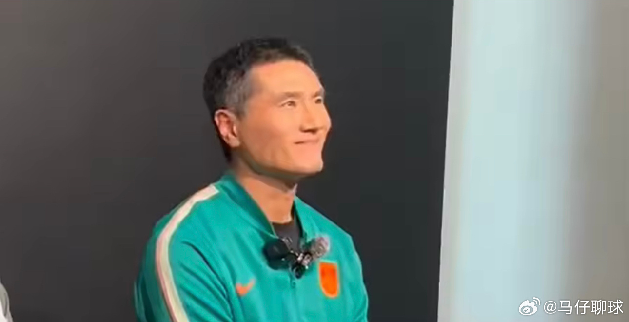 3月19日讯 国足主帅邵佳一今天参加了一档商业活动，期间他接受了媒体的采访。他指