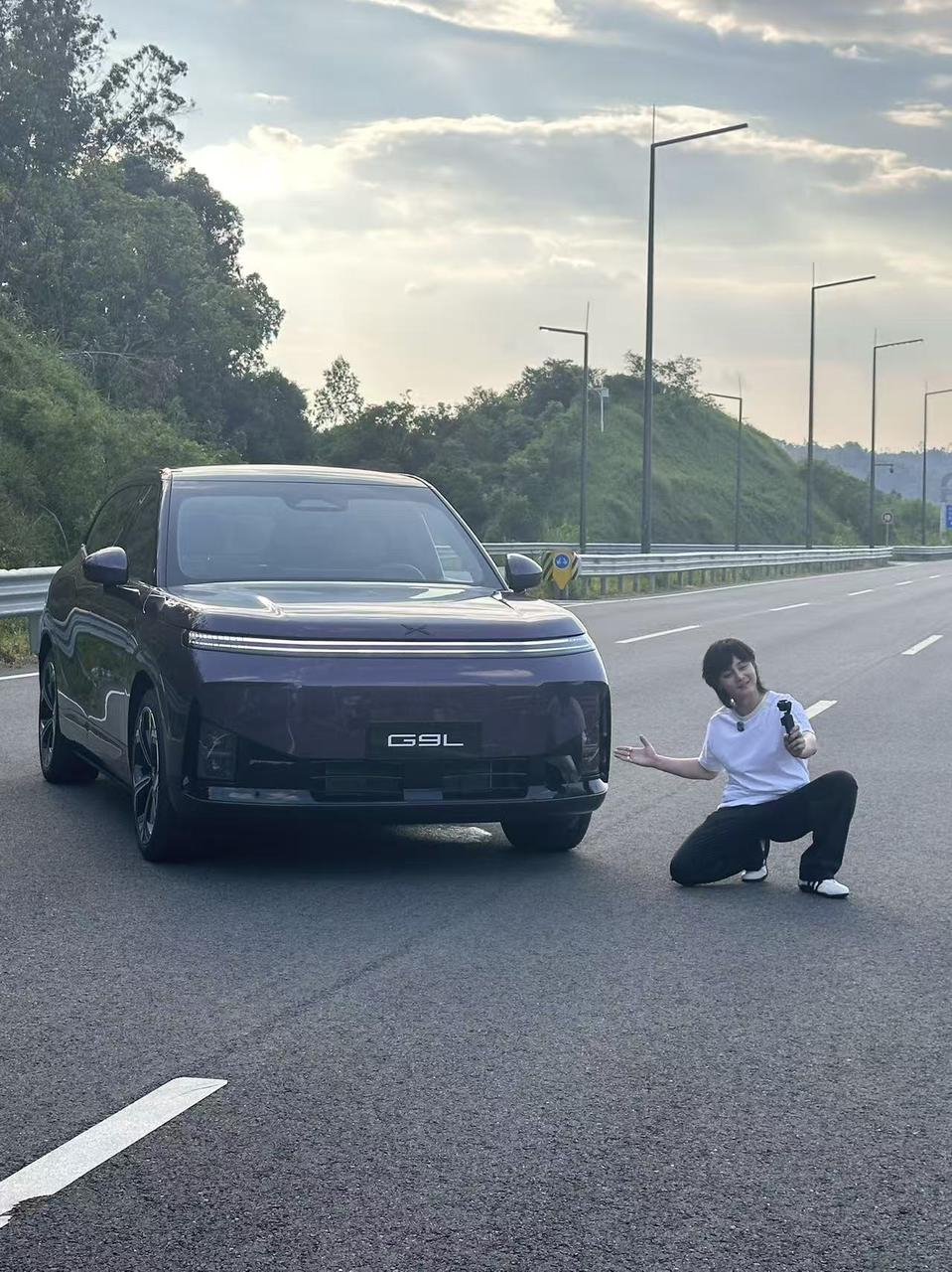 巴音布鲁克王后说车。尹正动态试驾小鹏G9L